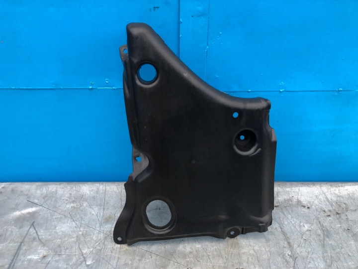 MERCEDES W220 PROTECTION CHÂSSIS GAUCHE A2205201122