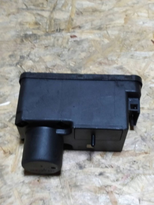 POMPE SERRURE CENTRAL VW PASSAT B3 357962257