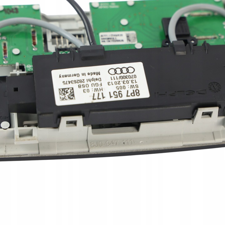 AUDI A5 8F CABRIO AMPOULE ÉCLAIRAGE CABINES ARRIÈRE VERS CZYTANIA 8J0947111BS