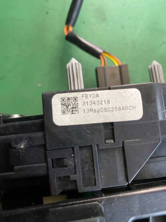 VOLVO V40 II BANDE PIGNON COMMUTATEUR MANETTES EUROPE 31394001 31394008 31343218