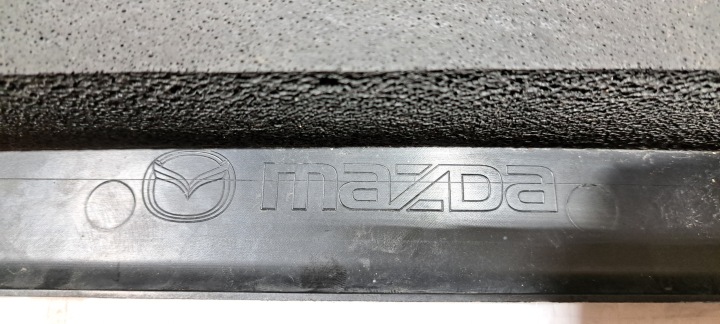 MAZDA 3 GUIDE D'AIR PARE-CHOCS AVANT BJS7-501C1
