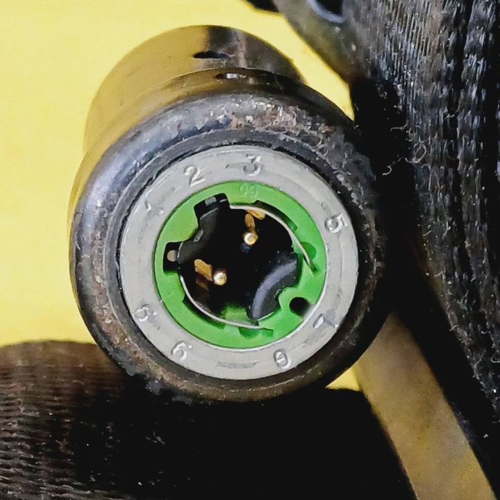 CEINTURE DE SÉCURITÉ GAUCHE AVANT MERCEDES ESSENCE CLK A208 560490901 NR399