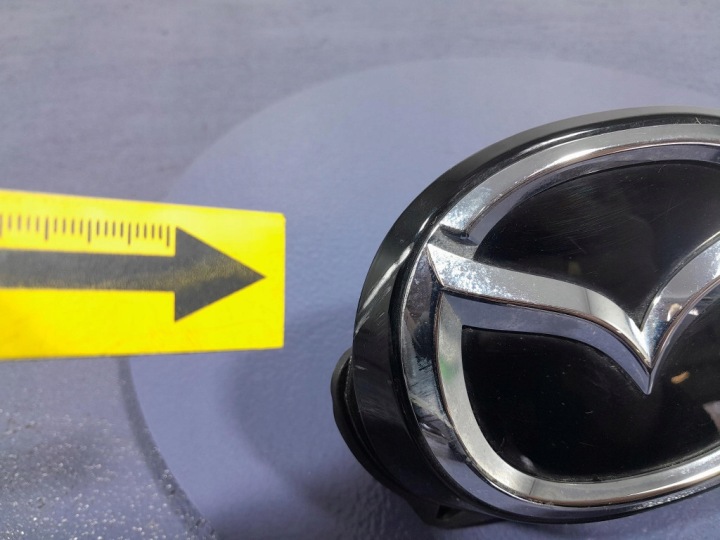 MAZDA 3 IV BP 19- POIGNÉE COUVERCLES DE COFFRE ARRIÈRE BDMT-50854 25D HAYON