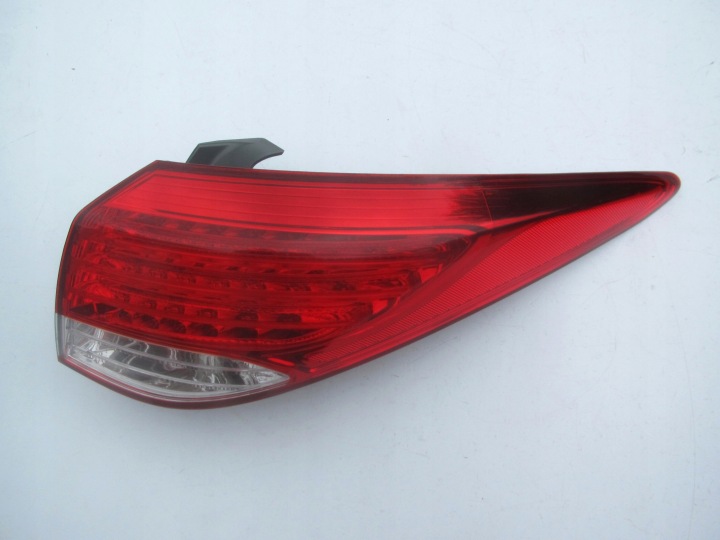 PHARE DROITE ARRIÈRE HYUNDAI I40 UNIVERSEL 2011-2014