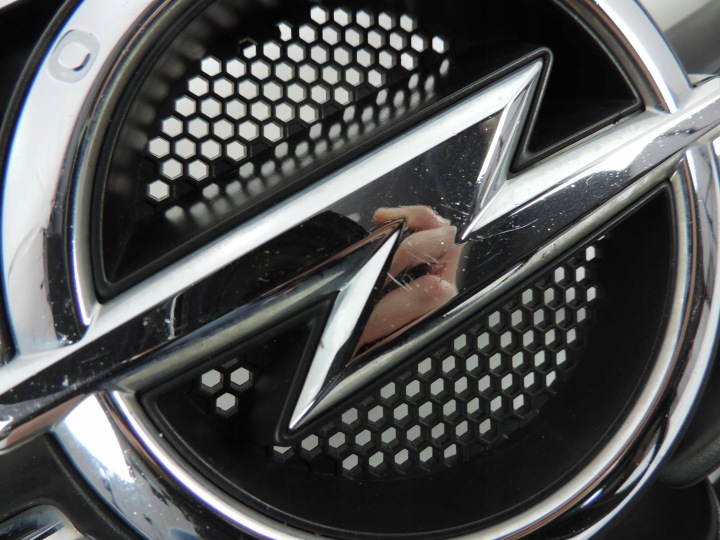 OPEL ASTRA V 5 K 2015 2016 2017 GRILLE CALANDRE 15-19
