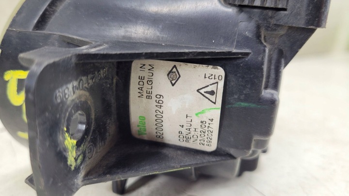 RENAULT CLIO II 2 PHARES ANTIBROUILLARD AVANT GAUCHE AVANT 820002469
