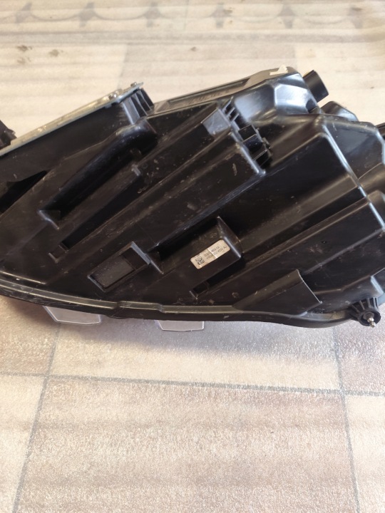 PROJECTEUR DROIT FORD FOKUS MK4 2016- NR ORIGINAL JX7B-13E016-AJ