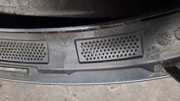 REHAU 980264 MOULURE BLOTIKA DROIT AVANT MERCEDES AGM