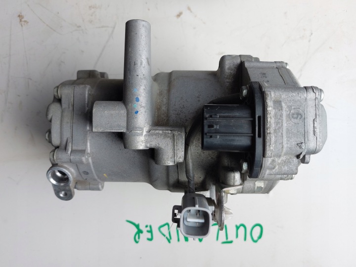 MITSUBISHI OUTLANDER III LIFT 4,4 HYBRID COMPRESSEUR DE CLIMATISATION 7813B097