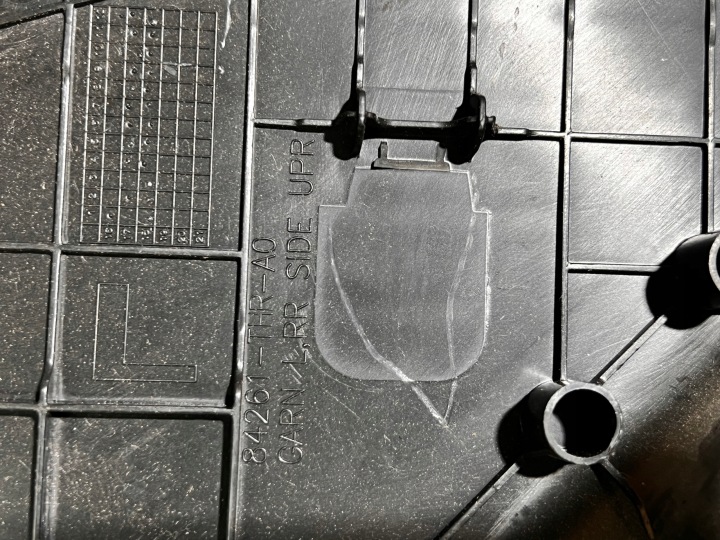 HONDA ODYSSEY V 18- MOULURE REVÊTEMENT SEUIL GAUCHE ARRIÈRE 84261-THR-A0