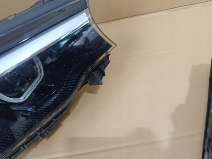 PHARE DROITE AVANT AVANT BMW G30 LED 8499112 COMPLÈTE