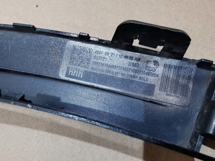 BMW X5 G05 MODULE 20’’ MOULURE SUR AILE ARRIÈRE DROITE ARRIÈRE EN BON ÉTAT 8069292