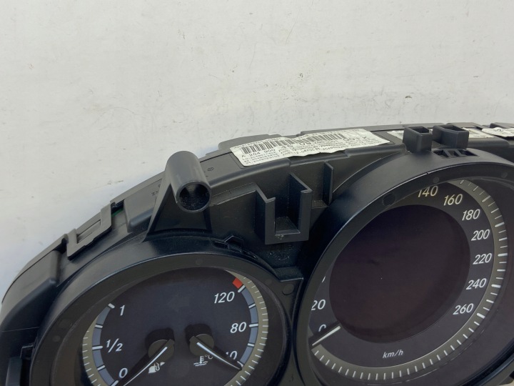 TABLEAU DE BORD COMPTEUR MERCEDES C-KLASA W204 A2049004509