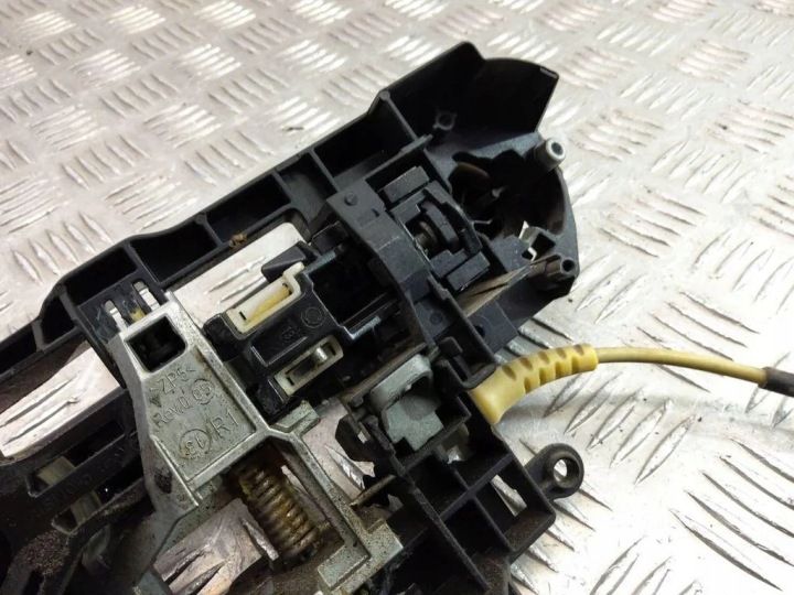 POIGNÉE GAUCHES LATÉRALES PORTES BMW 5 (F10) X4717565009 2.0L GASOLINE 2013