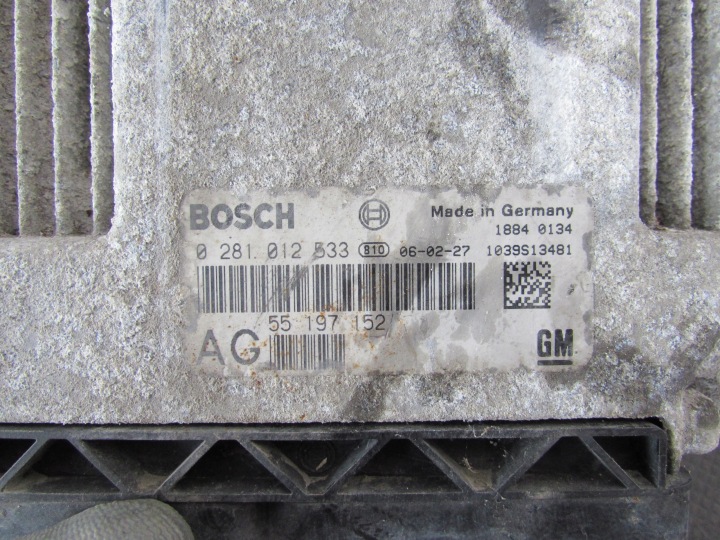 ORDINATEUR MOTEUR OPEL VECTRA C 1.9 CDTI 02-08R 0281012533 55197152