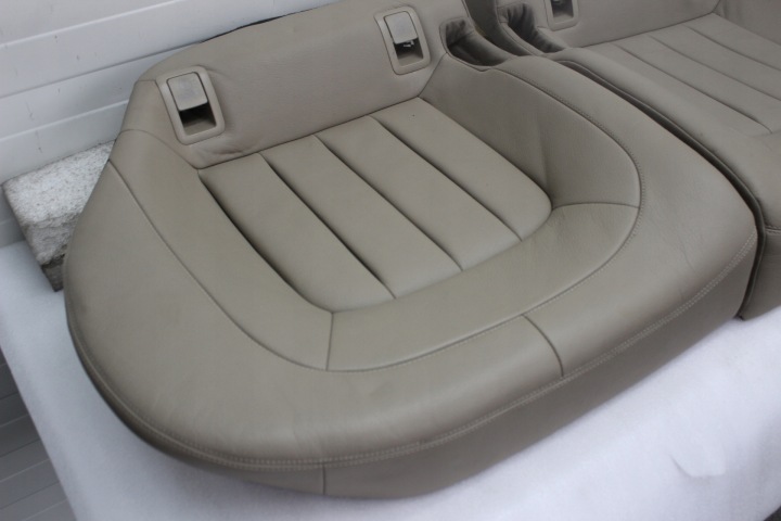 MERCEDES CLS W218 BANQUETTE ARRIÈRE ARRIÈRE AVEC TUNELEM ISOFIX COULEUR CRÈME CUIR 8P13 COUPÉ