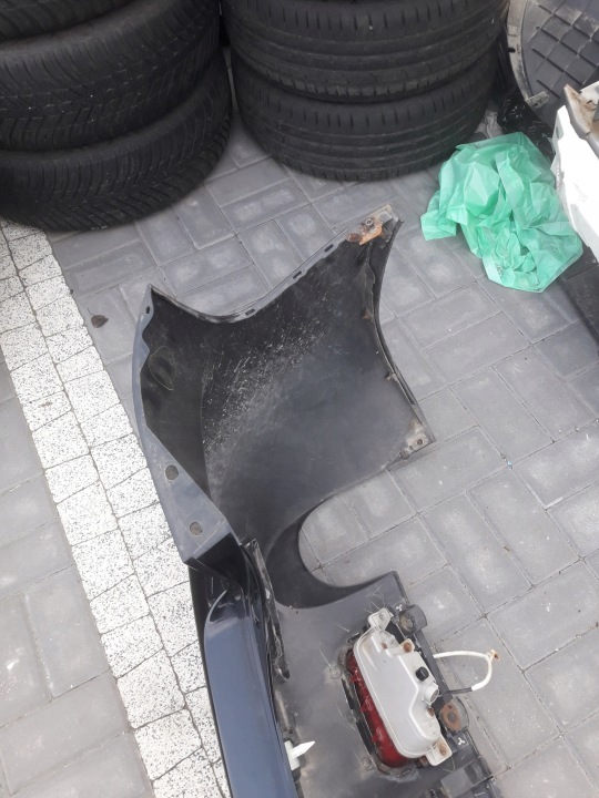 MAZDA CX7 CX-7 2006-2009 PARE-CHOCS ARRIÈRE COMPLET EN BON ÉTAT COULEUR 16W NOIR