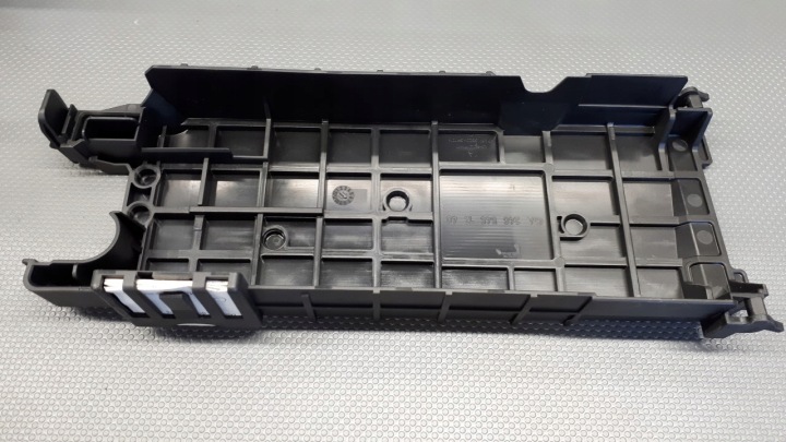 A2469066600 BOÎTE FUSIBLES MERCEDES W117 12R