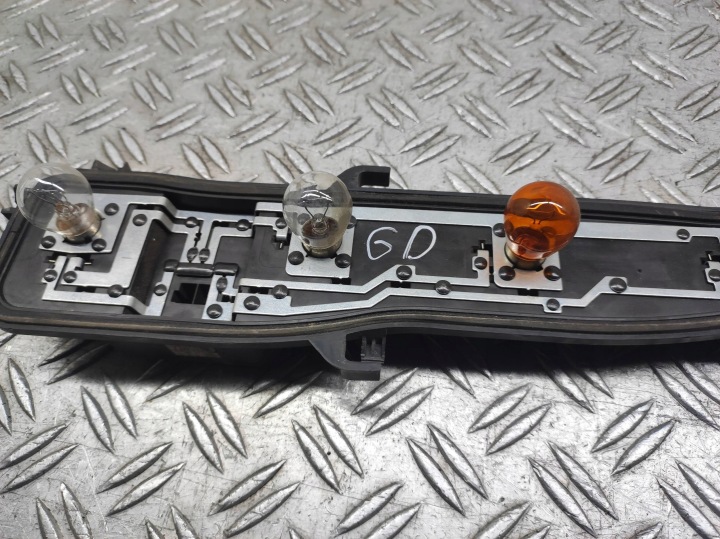 DOUILLE D'AMPOULE ARRIÈRE CITROEN NEMO 132050
