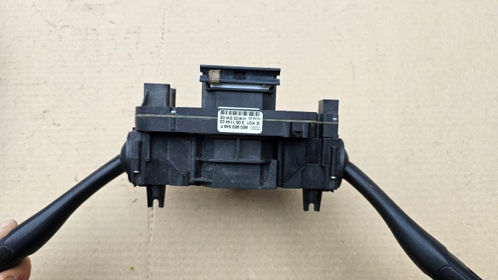 AUDI A4 B6 UNIVERSEL COMMUTATEUR COMPOSITE MANETTES 8E0953503C FACTURE TVA 23%