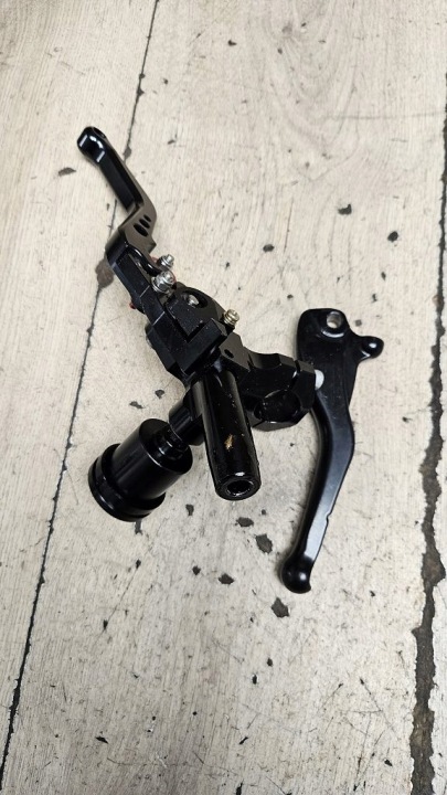 POMPE DE FREIN YAMAHA AEROX