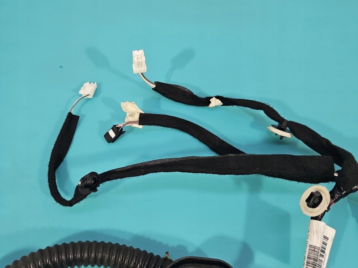 INSTALLATION ÉLECTRIQUE FAISCEAU DE CÂBLES PORTES ARRIÈRE DROITS RENAULT MEGANE IV 241268520R