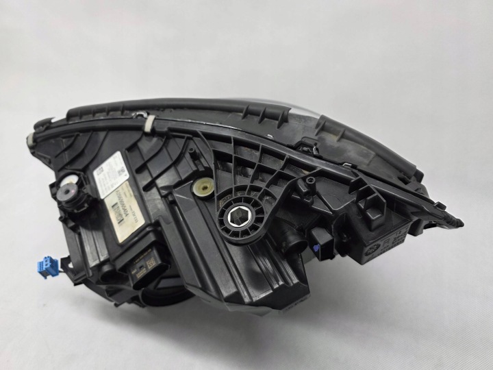 MERCEDES C-KLASA W206 PHARE AVANT DROITE COMPLET LED DIGITAL LIGHT A2069065404