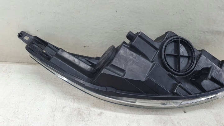 FORD FIESTA MK7 VII 09-12 GAUCHE PHARE AVANT AVANT PROJECTEUR