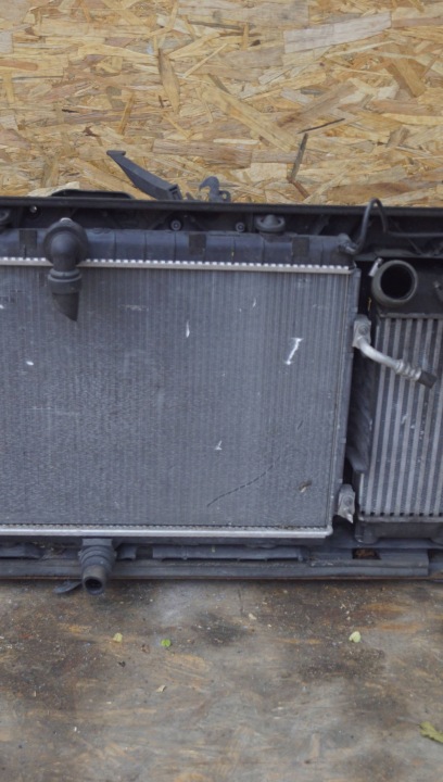 CITROEN C4 B7 II LIFT PANNEAU AVANT 1.2B (D926)