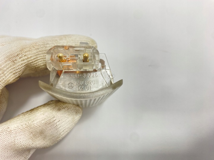 AMPOULE DANS CARDAN PORTES MERCEDES W140 1408200201 ÉCLAIRAGE SUR OTWARCIU