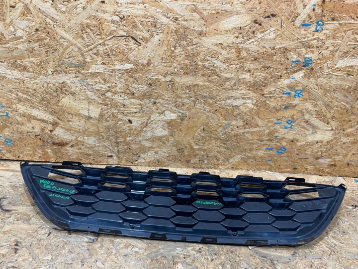 FORD FOCUS MK4 IV 18-21 ST-LINE CALANDRE GRILLE GRILLE CENTRALE PARE-CHOCS AVANT