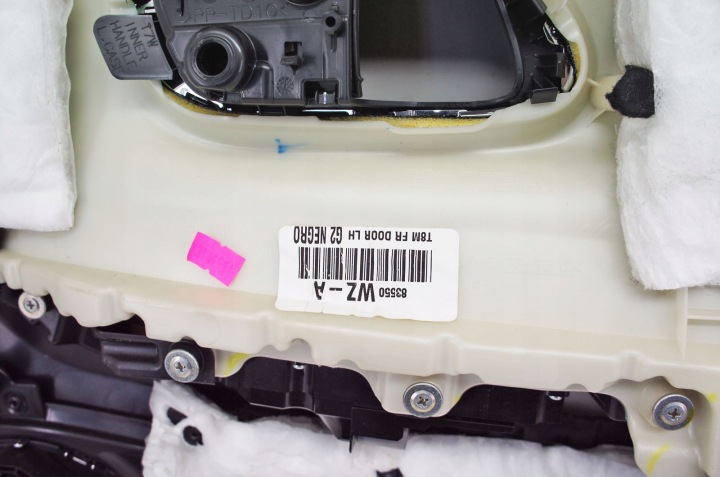 TC287 HONDA HR-V II COLLECTEUR PORTES GAUCHE AVANT 83550WZ-A