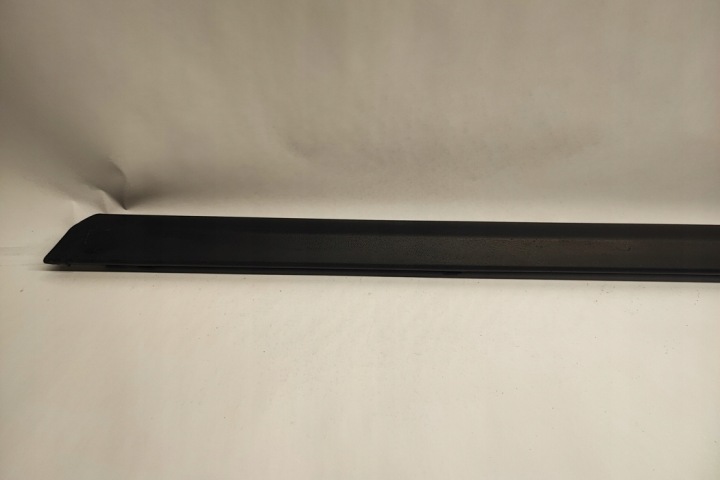 AVANT DROITE MOULURE DÉCORATIVE SEUIL PORSCHE CAYENNE (92A) 7P5853538 3.0L
