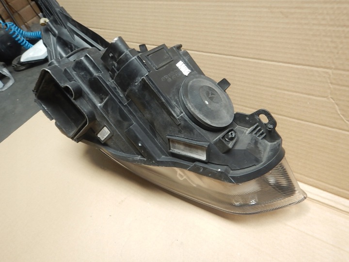 PHARE GAUCHE AVEC LED SOMBRE FORD FOCUS III LIFT 14R-