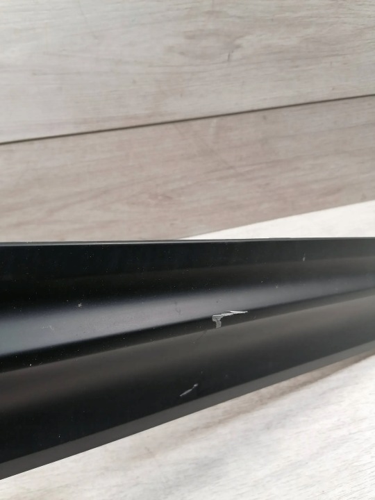 MACAN MOULURE PORTES GAUCHE AVANT 95B8378891R