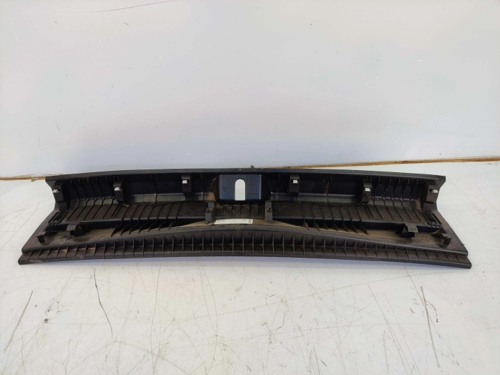 VW T-ROC PROTECTION BARRE TRANSVERSALE SERRURE COUVERCLES DE COFFRE ARRIÈRE ARRIÈRE 2024 SUV 4/5DR 5H6863459B