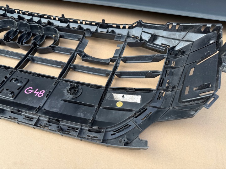 AUDI Q8 SQ8 4M8 18- GRILLE CALANDRE RADIATEUR 4M8853651AF G48