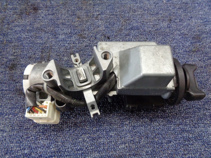 ORDINATEUR CONTACTEUR D'ALLUMAGE FUSIBLE SUZUKI SX4 FIAT SEDICI 2006-2009R. 1.6 16V 2X4