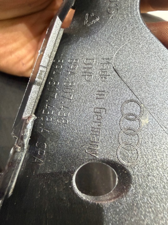 AUDI Q4 89A PARE-CHOCS ANGLE DROIT AVANT AVANT 89A807438