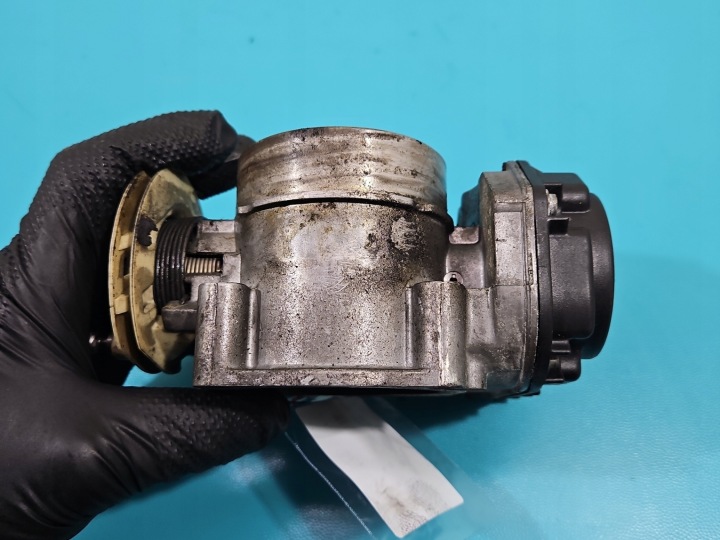 PAPILLON DES GAZ AUDI A6 C5 078133063AK 2.4 V6