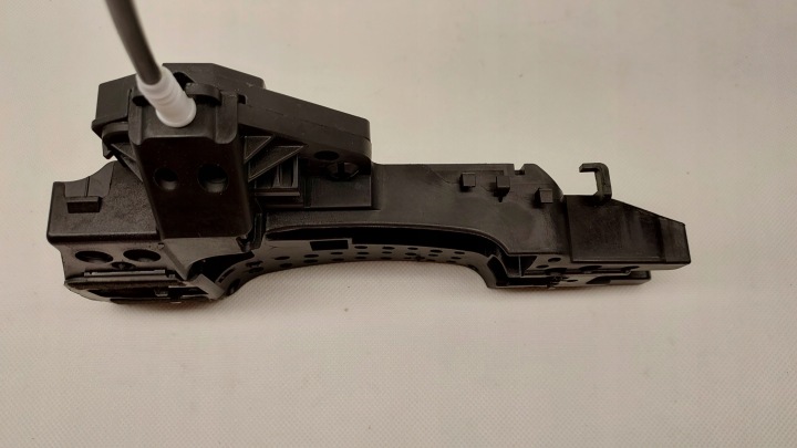 FIXATION POIGNÉES ARRIÈRE GAUCHE AUDI Q3 8U 8U0837885