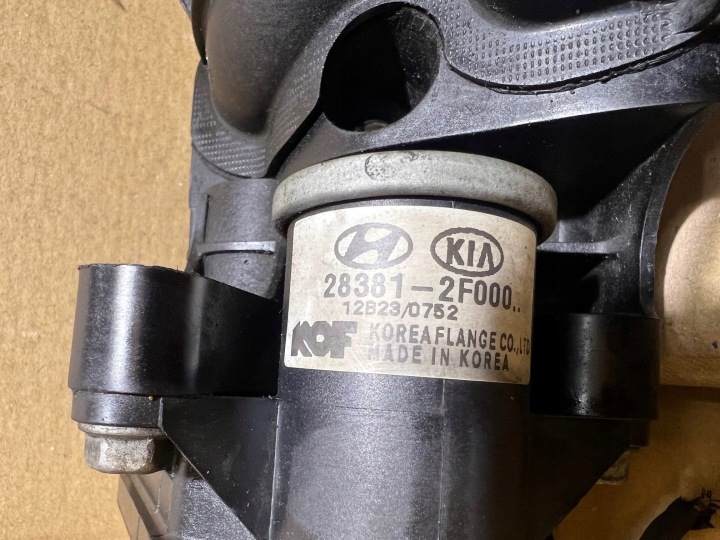 KIA SPORTAGE III 2.0 CRDI COLLECTEUR ADMISSION GUIDE 28381-2F000
