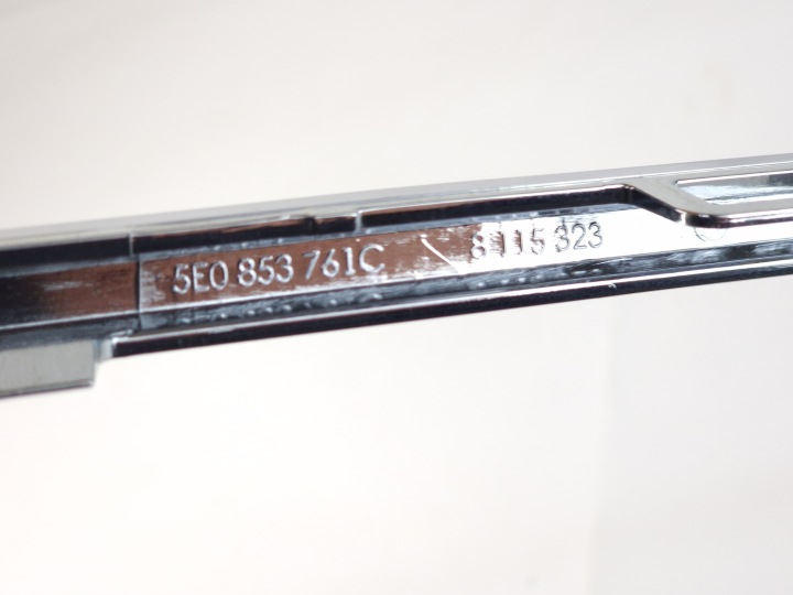 SKODA OCTAVIA 3 III LIFT 2017 20 GRILLE CHÂSSIS ORIGINALE CHROME 5E0853761C