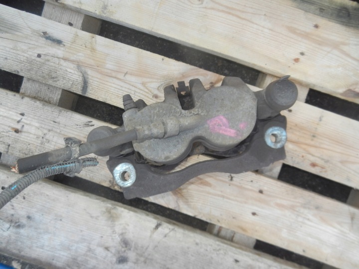 ÉTRIER DE FREIN DE FREIN DROIT AVANT IVECO DAILY 12R 11-