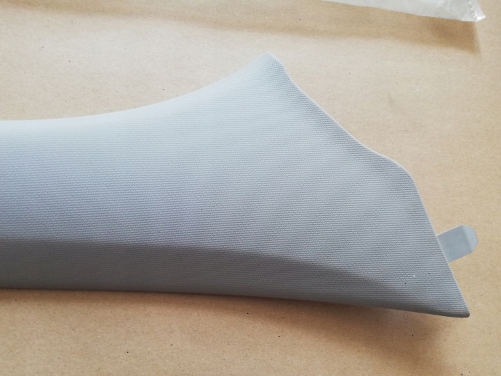 RENAULT FLUENCE MOULURE SUR POTEAU INTÉRIEUR AVANT DROIT