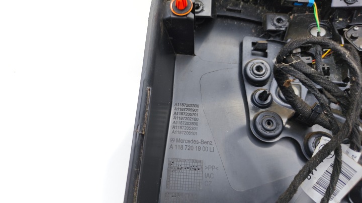 MERCEDES CLA II DANS 118 COLLECTEUR GARNITURE PORTES GAUCHE AVANT AVANT (TD11)