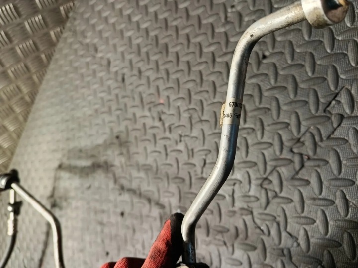 TUYAU TUYAU CLIMATISATION MASERATI GHIBLI 670003216 3.0 ESSENCE