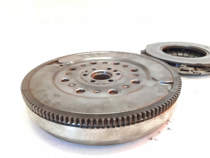 PEUGEOT CITROEN 1.2 THP EMBRAYAGE DOUBLE VOLANT 9806761080