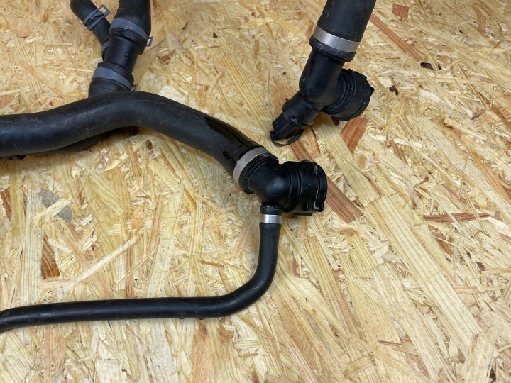 TUYAU TUYAU FIL TUBES EAU VW SKODA SEAT AUDI 5WA121049R