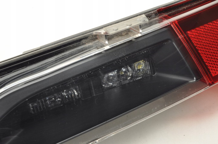 RENAULT MEGANE V E-TECH PHARE ANTIBROUILLARD GAUCHE ARRIÈRE 25R 265802052R